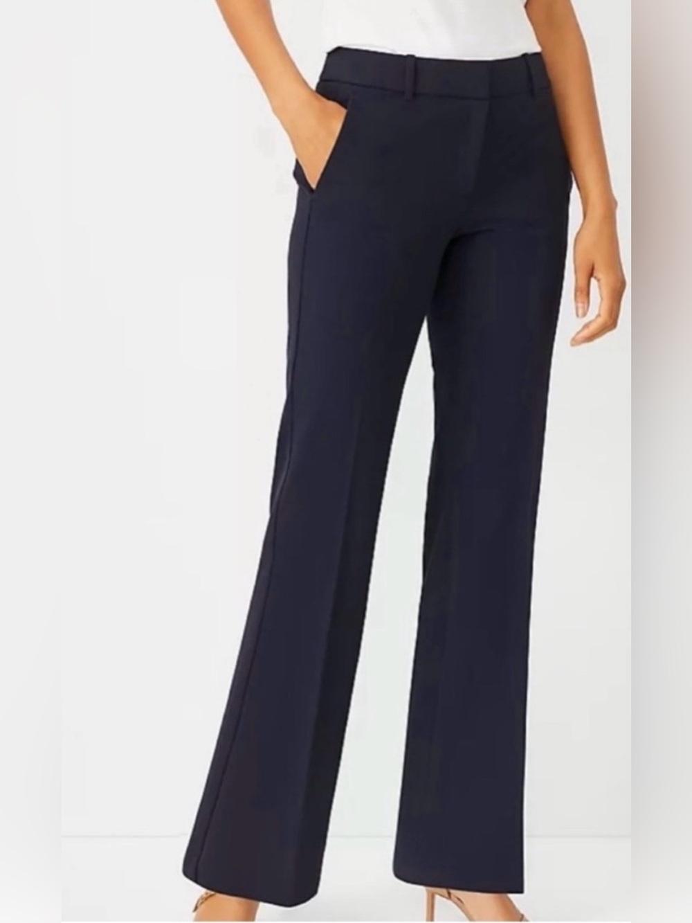 NWT Ann Taylor Mid Rise Navy Blue Tailored Trouser in Size 4